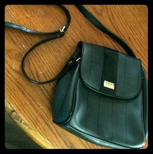 Liz claiborne vintage crossbody handbag